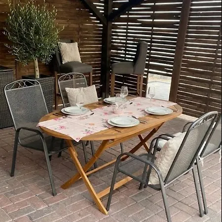 Privatunterkunft Ein Charmantes Dorfhaus In Ruhiger Lage