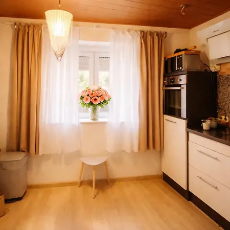 Ein Charmantes Dorfhaus In Ruhiger Lage Privatunterkunft *